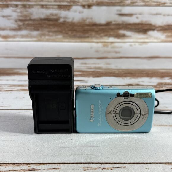 Canon PowerShot Digital ELPH SD1200 IS 10.0MP 3x Zoom Teal Won’t Power On - Picture 1 of 6